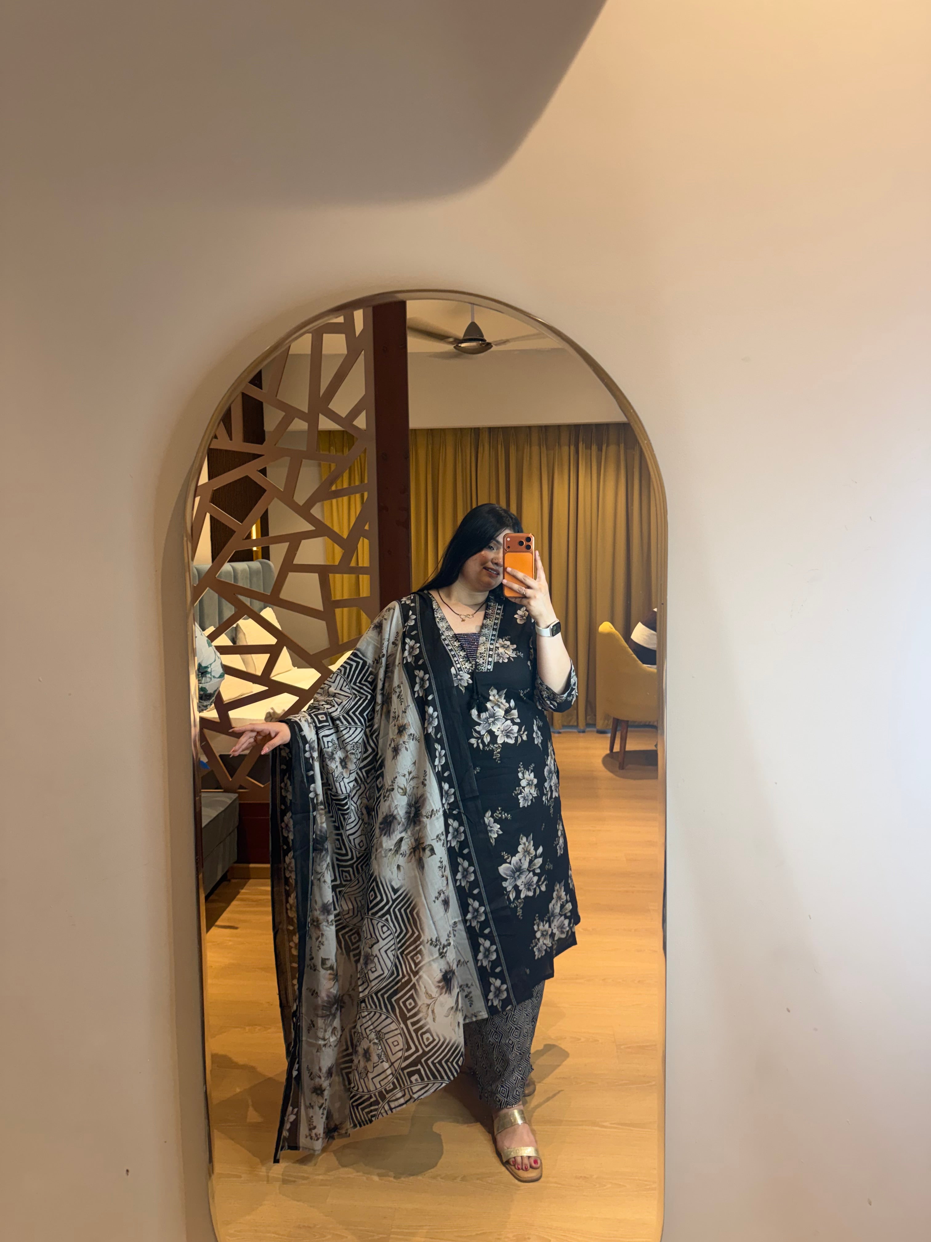 “Nanika” 3-piece set with dupatta